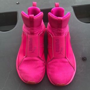 Hot pink slip on pumas